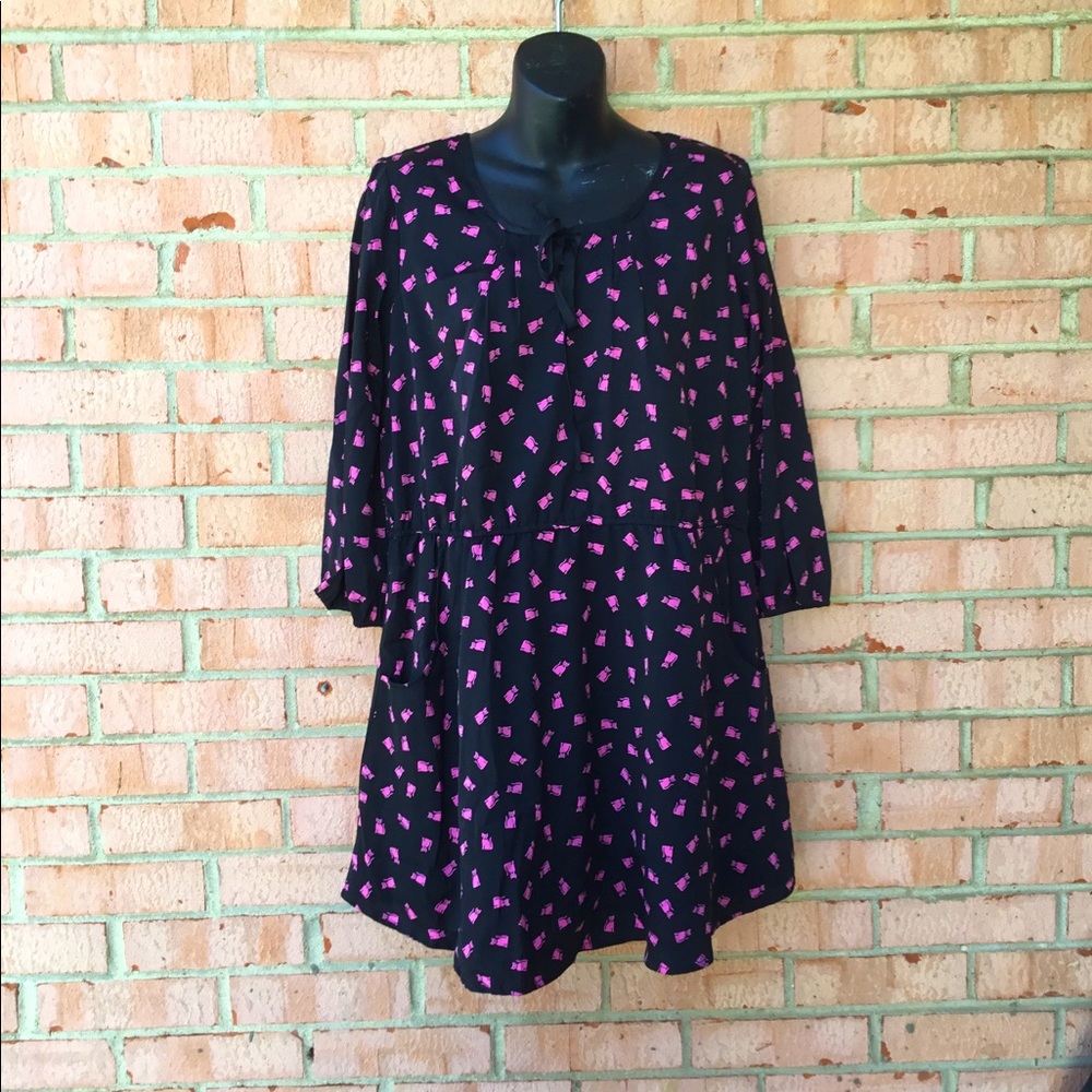 Long sleeve light fabric dress w/cats